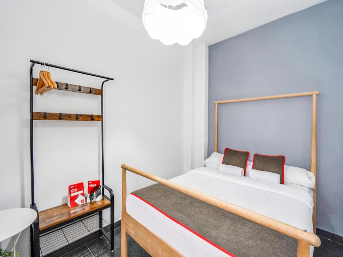 Oyo Ruzafa Guesthouse Valenza Esterno foto