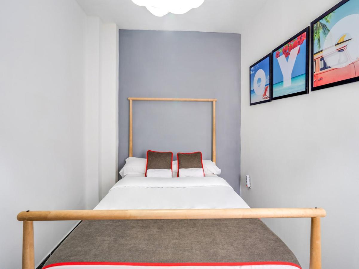 Oyo Ruzafa Guesthouse Valenza Esterno foto